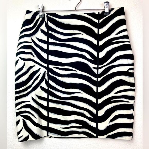WHBM zebra skirt stretchy w/elegant black ribbon vertical trim beautifully lined - Picture 1 of 8